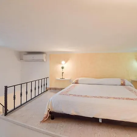 2 Bedroom Awesome In Forio Forio di Ischia